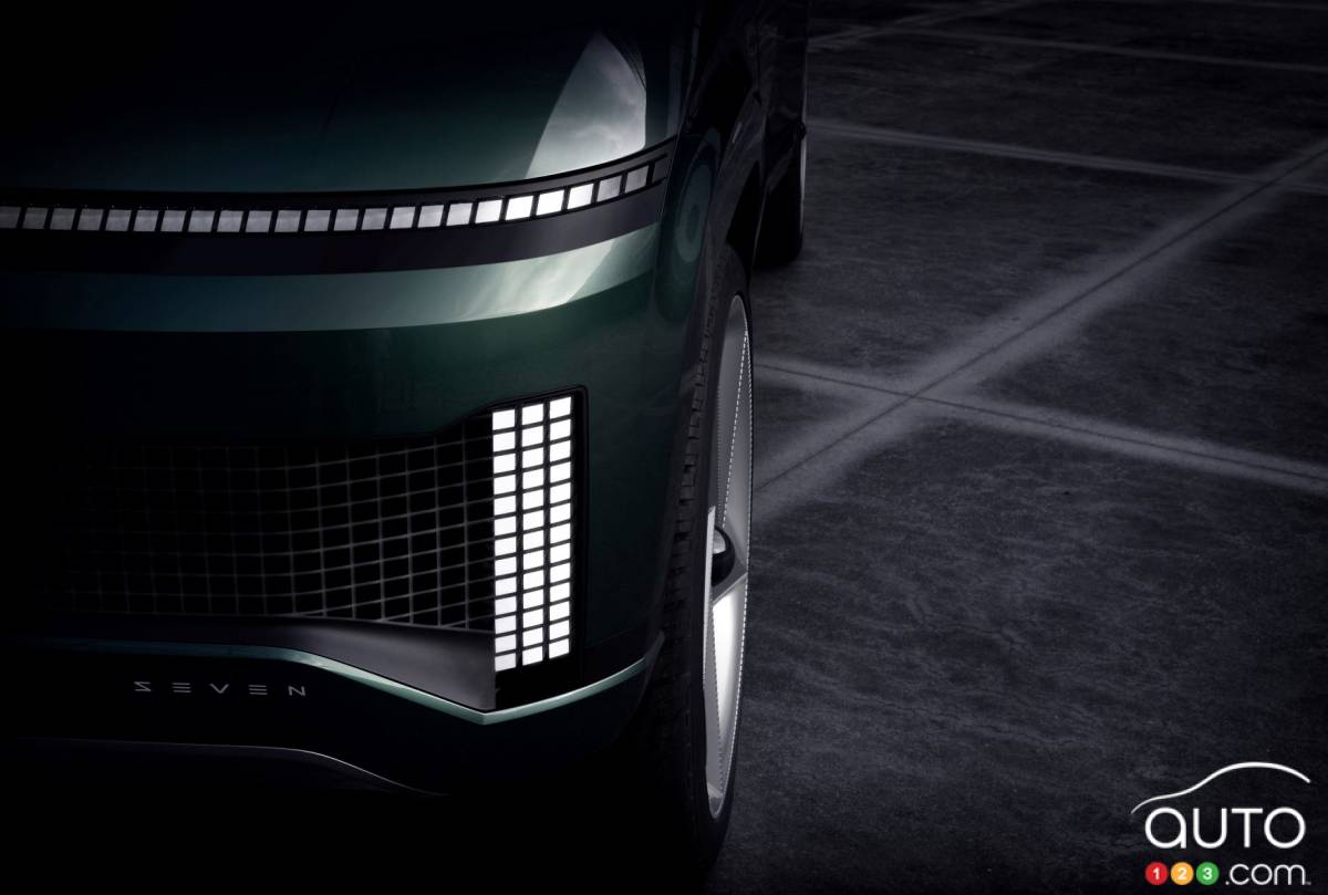 Hyundai Teases Seven Concept Ahead of Los Angeles Auto Show Presentation